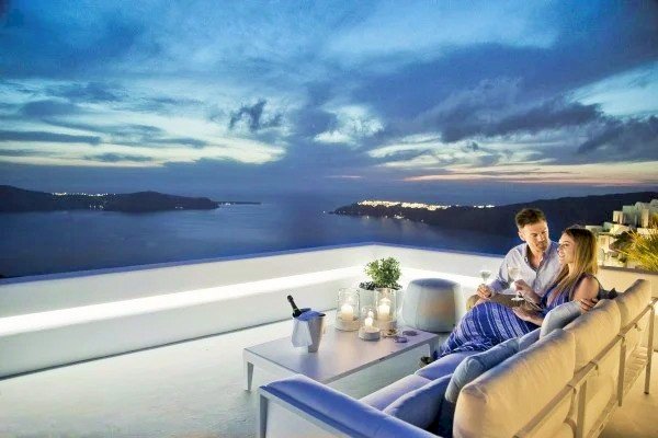 Five Luxury  and Enchanting Romantic Hotels Around The World For Lovely Couples 