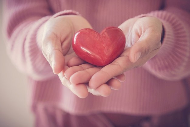  5 Easy And Effective  Habits To Keep Your Heart Healthy