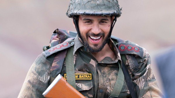 Kargil War Captain Vikram Batra Biopic "Shershaah Movie" Un-biased Review - Motivational War Drama 